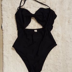 Cupshe Cut to it Shell Swimsuit